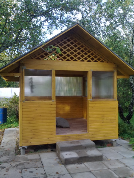 Беседка с колоннами